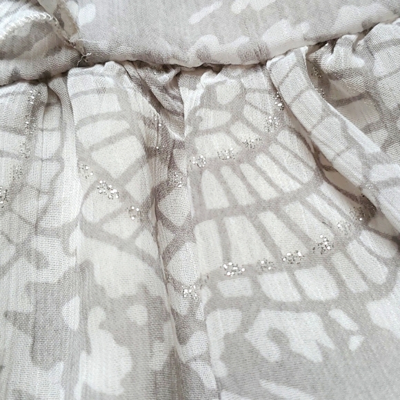 Kirra Bohemian Style Spaghetti Straps Top, size M, White/Gray Sparkly - Picture 13 of 16
